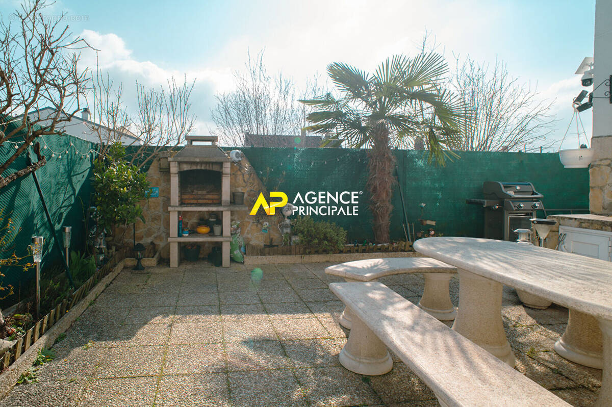 Appartement à SARTROUVILLE