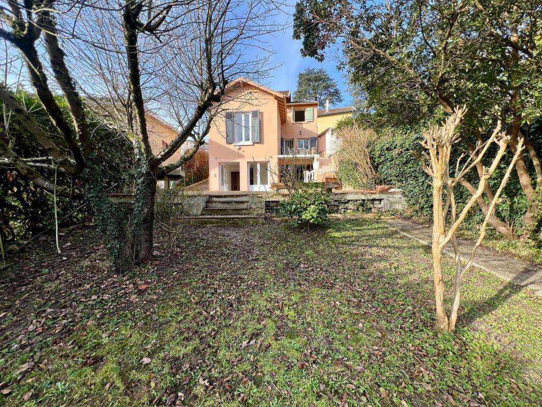 Maison à TASSIN-LA-DEMI-LUNE