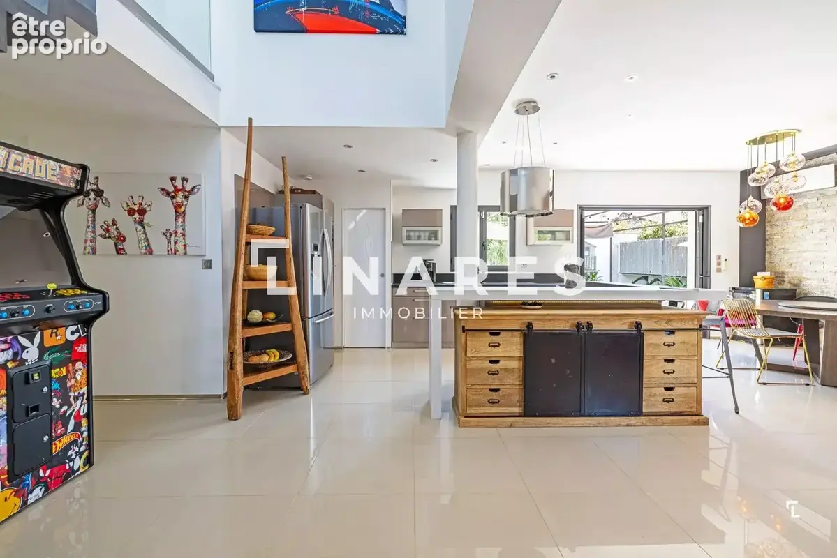 CALIFORNIA FAMILY - Villa T5 de 164m²  - Terrain de 820m² - Jardin/Piscine - Terrasse - Double garage - Atelier - 13190 Allauch - photo 4