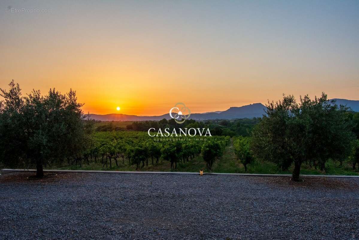 Maison à MONTPEYROUX