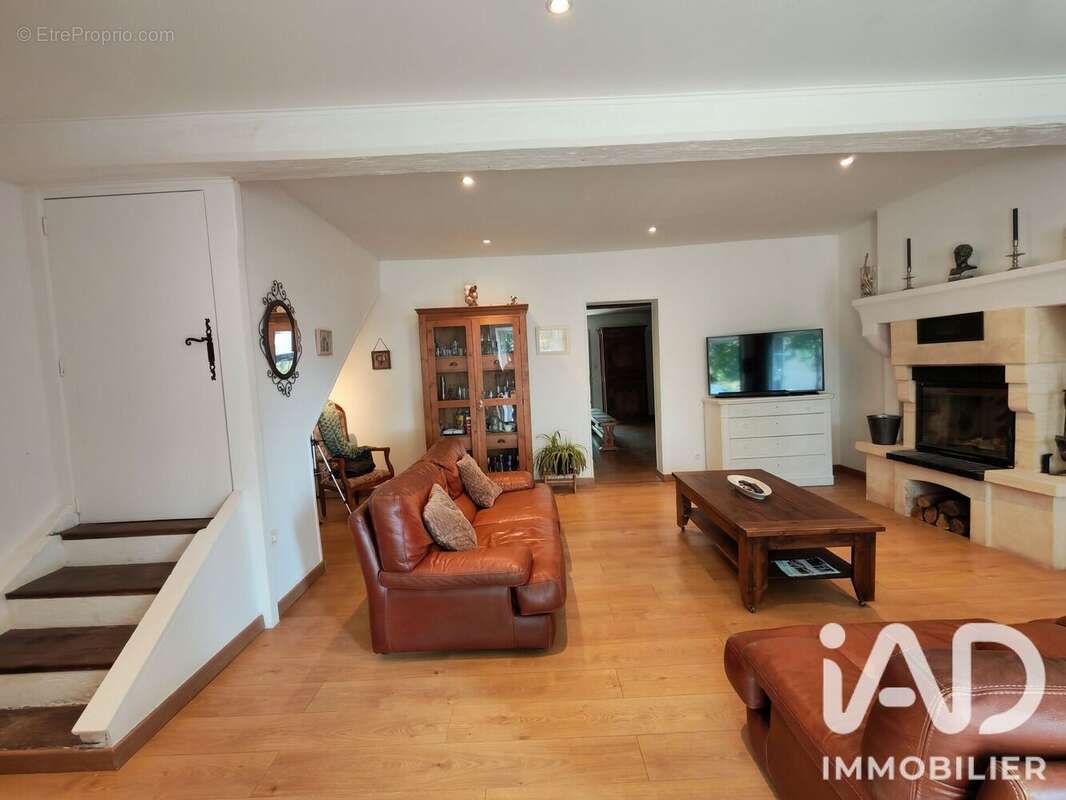 Maison 175 m² à Genouillac  - photo 8