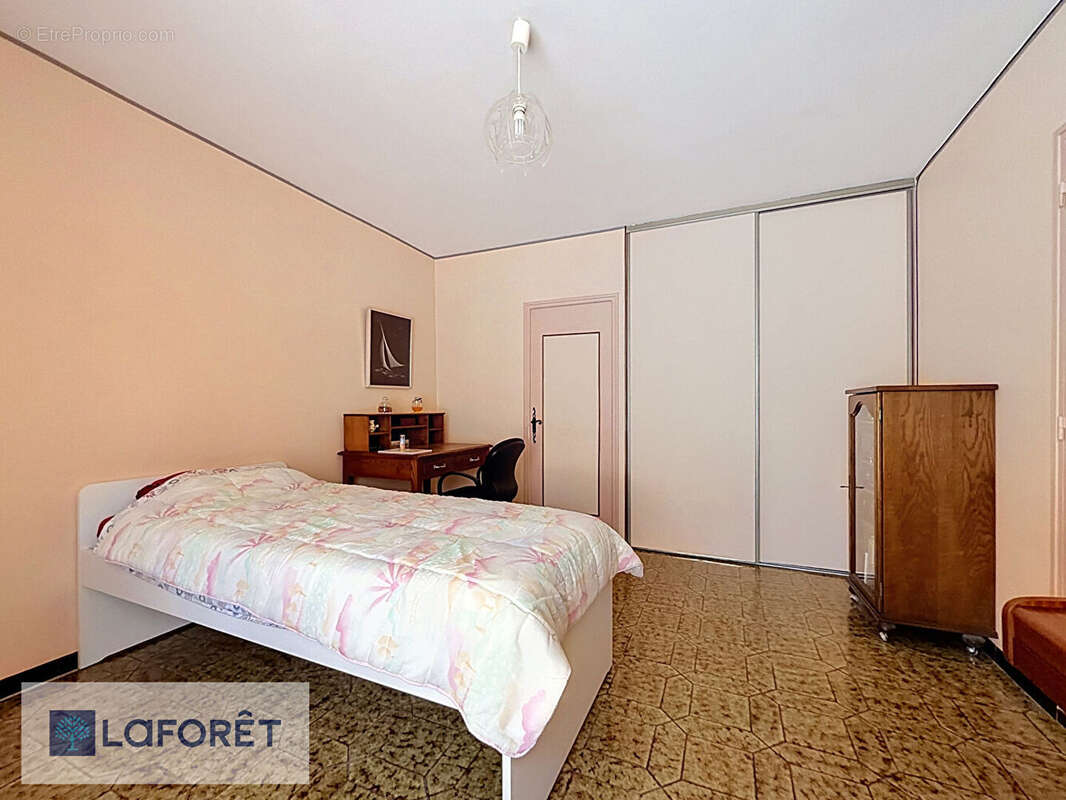 Six-Fours-les-Plages -Bucarin -Maison T4 -Plain-pied - photo 6