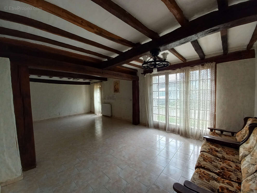 Maison à MONTESQUIOU