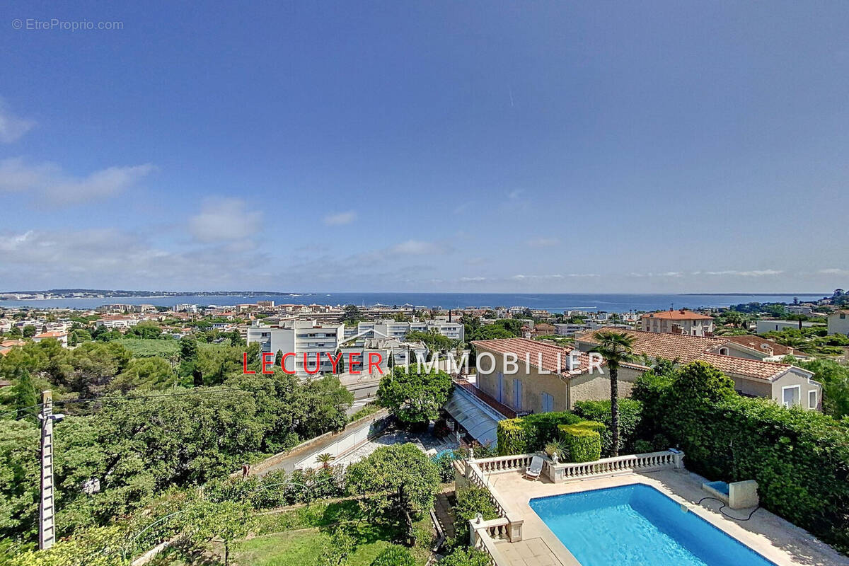 Appartement à VALLAURIS