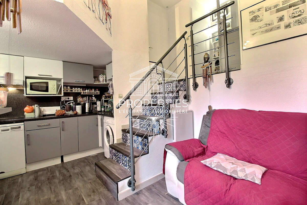 Appartement à LA LONDE-LES-MAURES