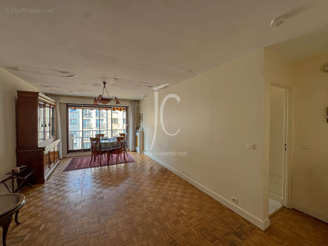 Appartement à PARIS-19E