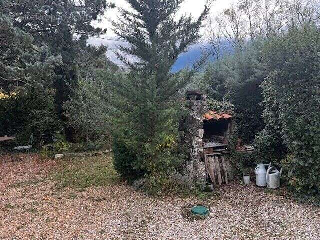 Maison à SAINT-ETIENNE-DE-GOURGAS