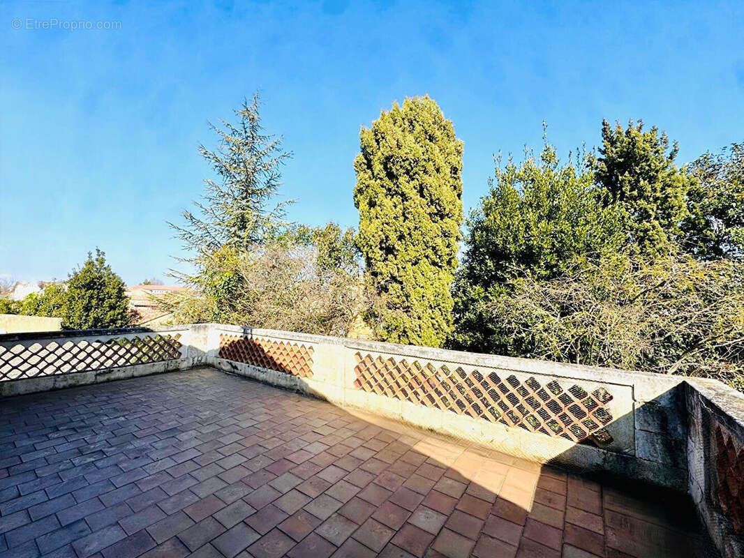 Maison à L'ISLE-SUR-LA-SORGUE