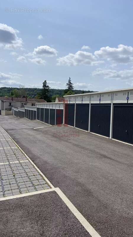 Parking à CHEVREUSE