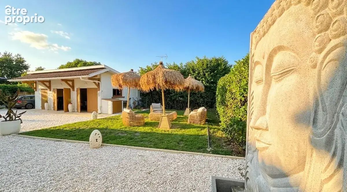 Villa balinaise rénovée proche du Bourg de type 6 pièces de 180 m2 avec piscine - photo 3