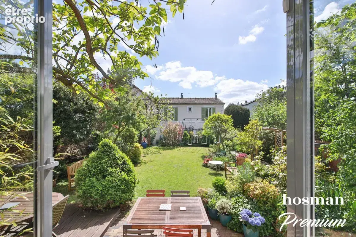 Colombes – Centre / Gare  Propriété de charme avec jardin et dépendance - photo 5