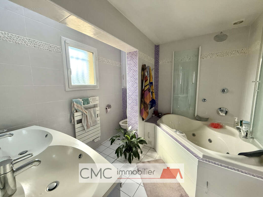 Maison 135 m² à Luisant  - photo 11