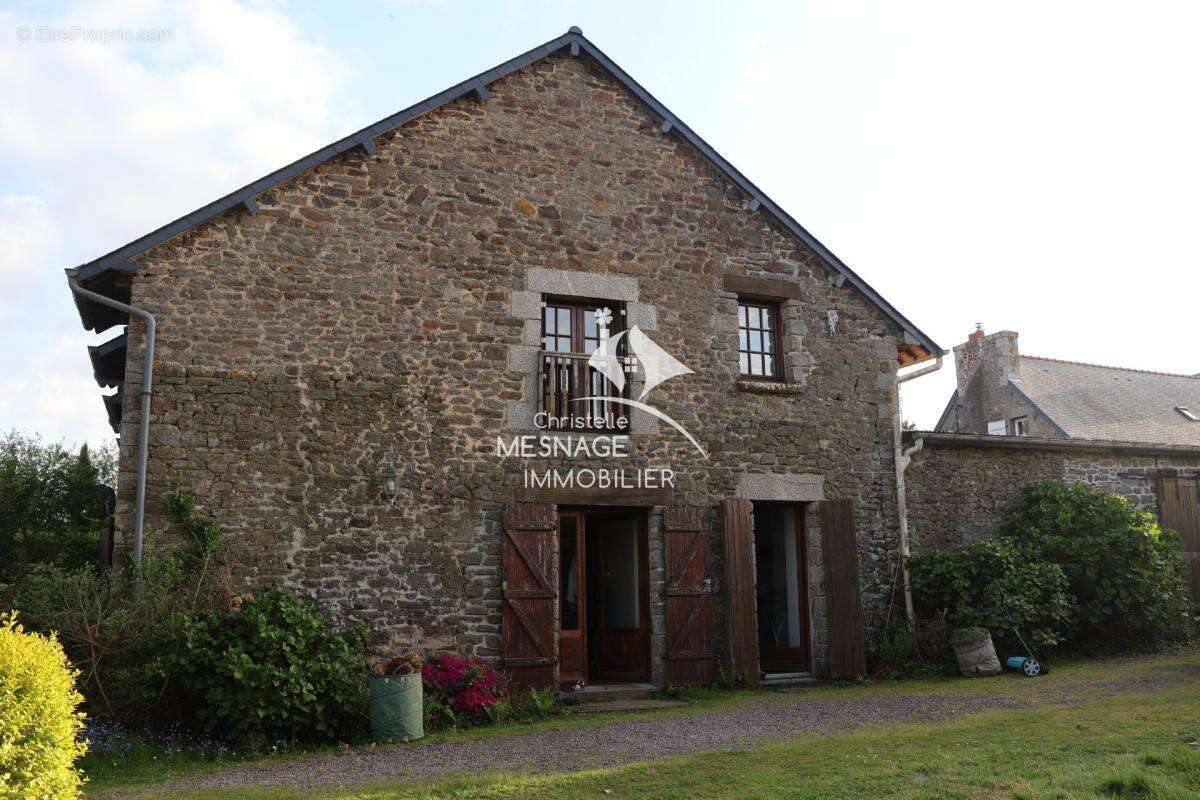 Maison à LANVALLAY