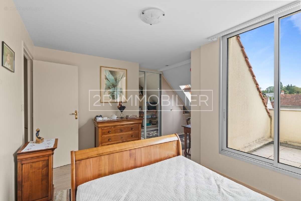 Appartement à SAINT-THIBAULT-DES-VIGNES