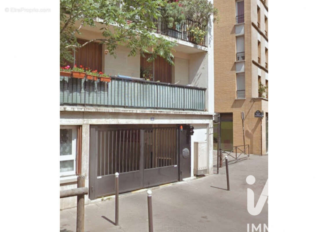 Photo 3 - Parking à PARIS-20E