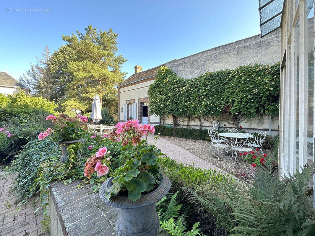 Maison à HOUDAN