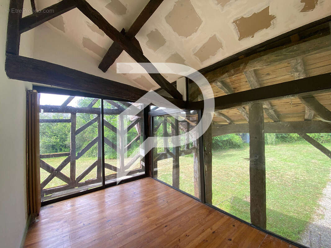 Demeure de charme, 9 pièces 267 m² et ses dépendances sur 2 Hectares, POUILLON - photo 7