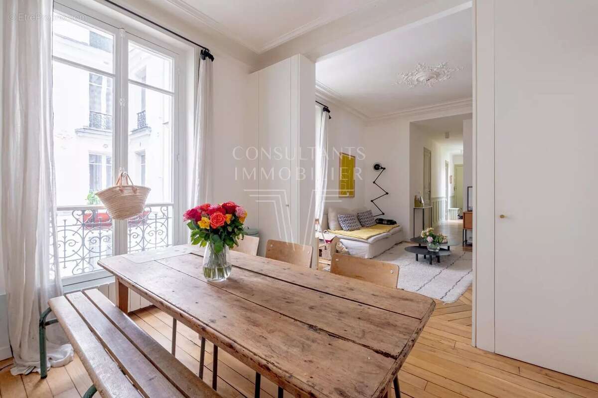 Appartement à PARIS-17E