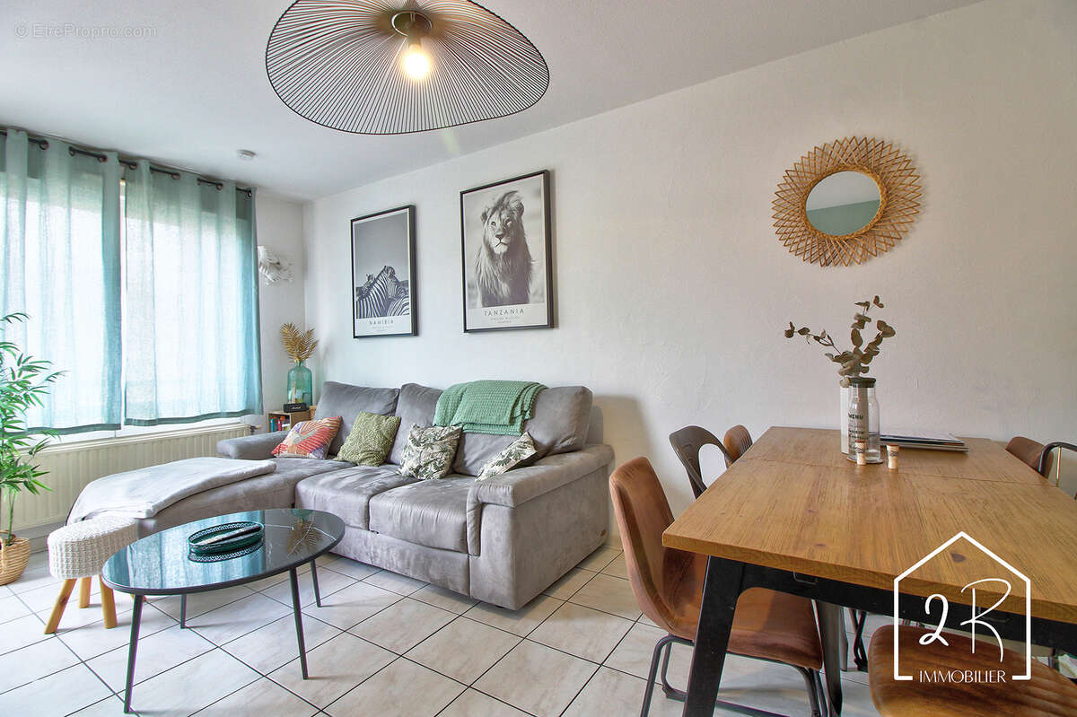 Appartement à SIMANDRES