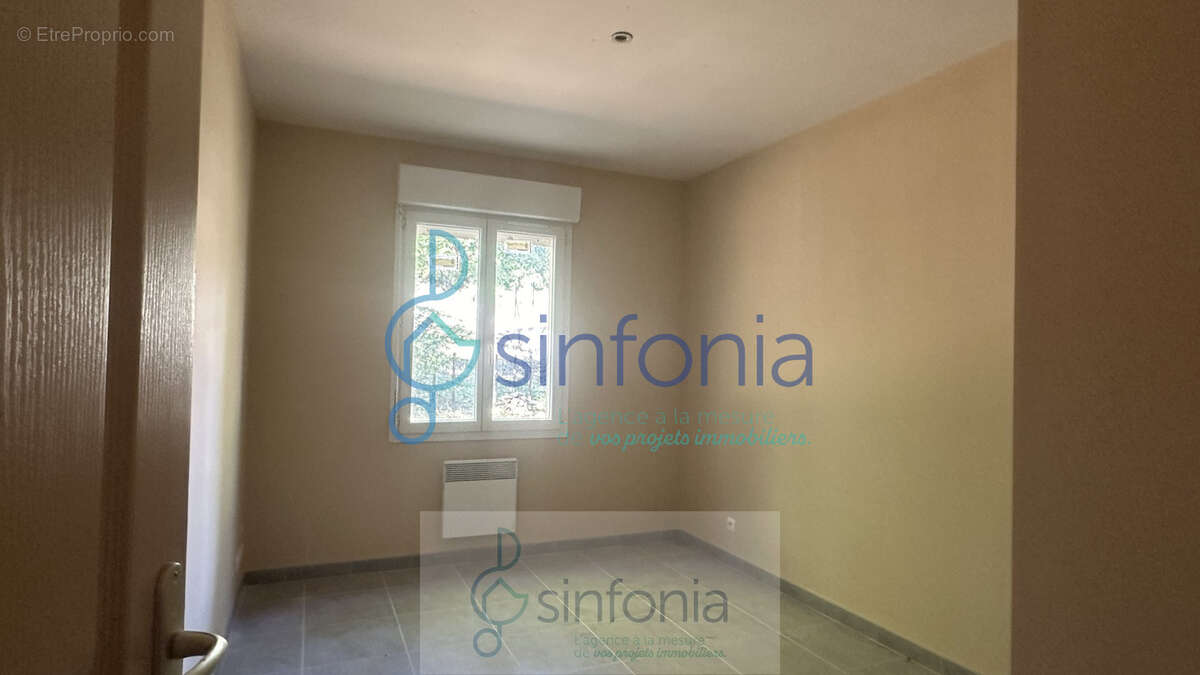 À Vendre : Maison de 4 Pièces à Foissac - 103 m2 Habitables sur 749 m2 de Terrain - photo 7