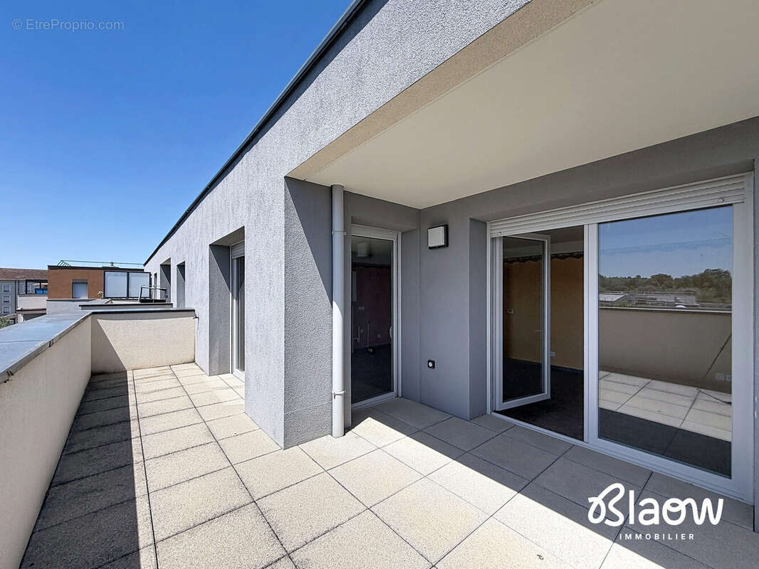 Appartement à MEYZIEU