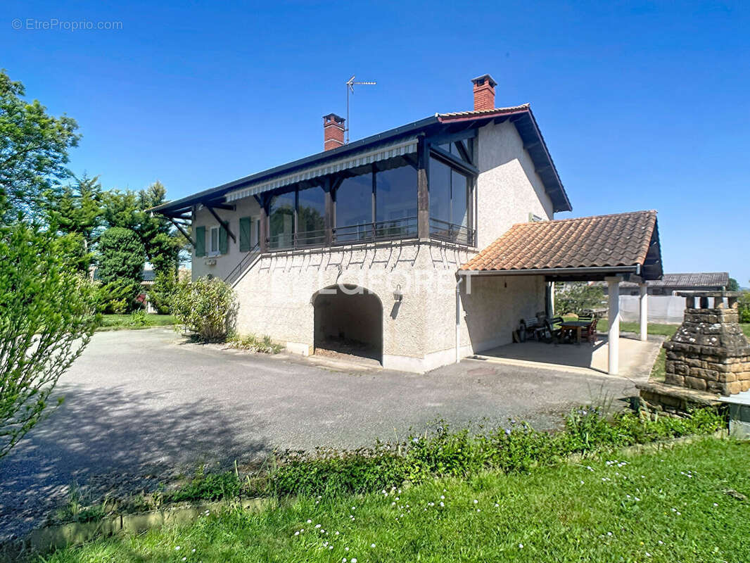 Maison à ARNAS