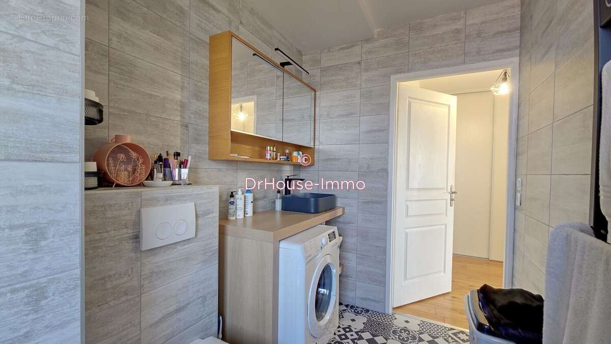 Appartement à EMERAINVILLE