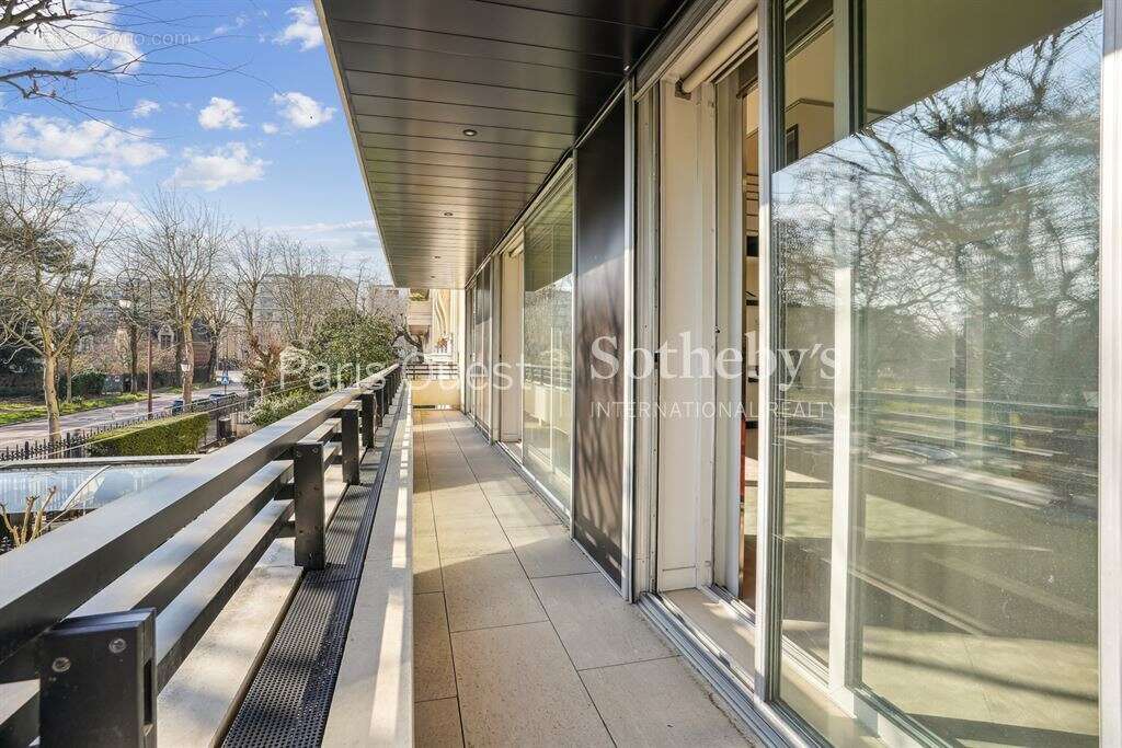 Appartement à NEUILLY-SUR-SEINE