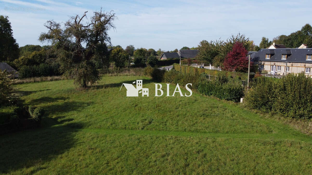 Terrain à PONT-L&#039;EVEQUE