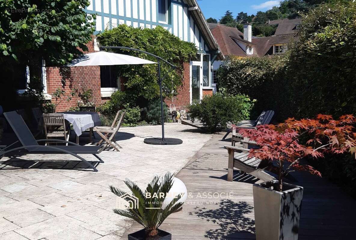 Maison à MONT-SAINT-AIGNAN