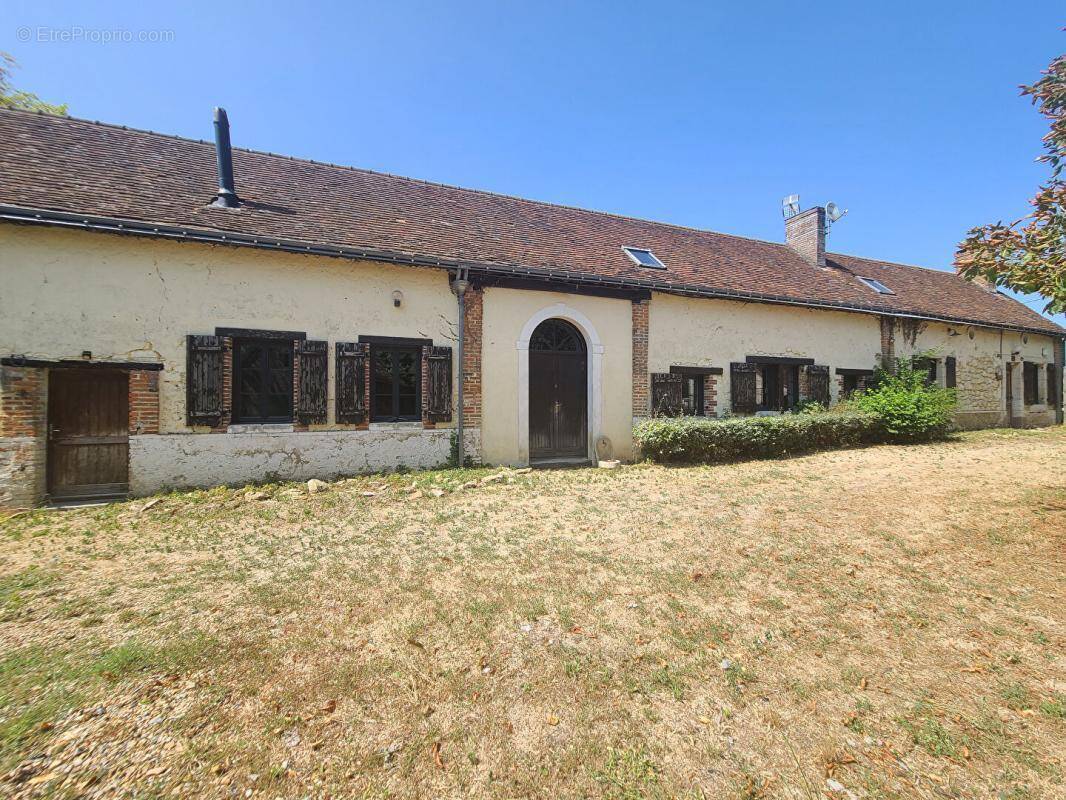 Maison à MOULIHERNE