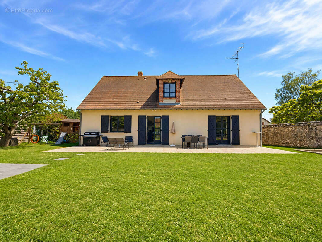 Maison à SAINT-HILAIRE-SAINT-MESMIN