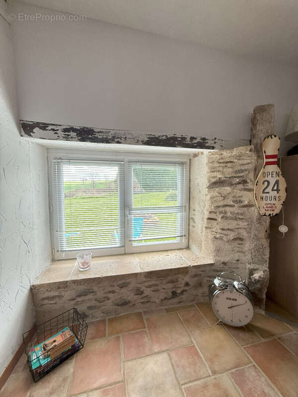 Maison à BELLENAVES