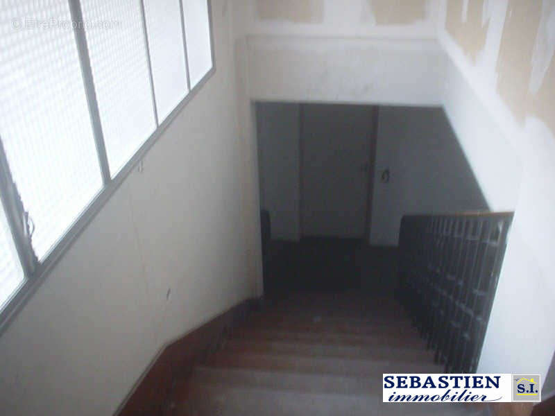 Accès au logement - Appartement à TROYES