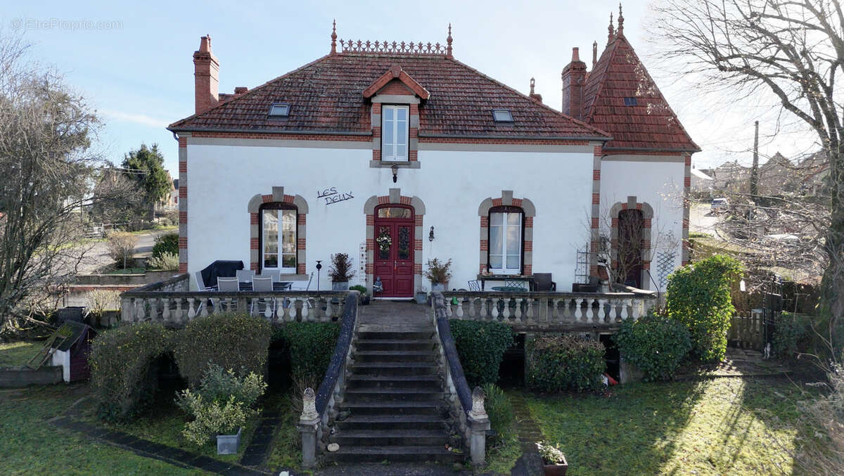 Maison à CERCY-LA-TOUR