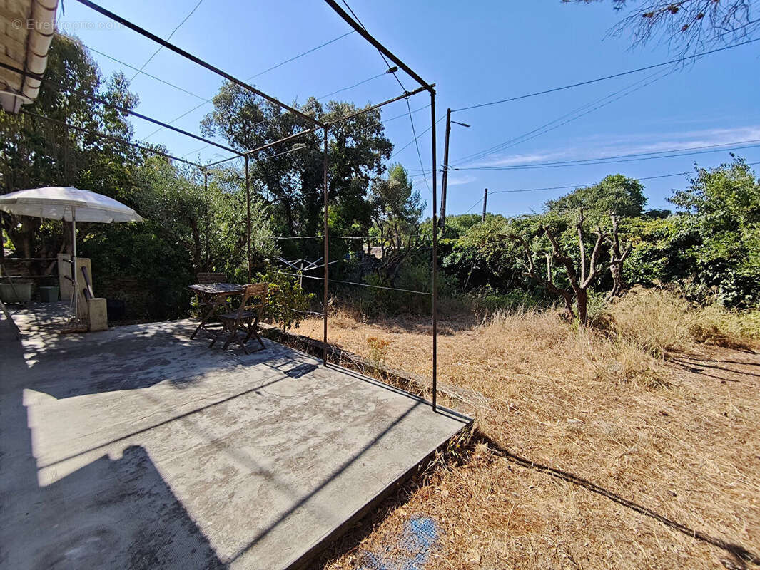 Maison T5 de plain-pied lumineuse sur parcelle de 606 m² - photo 3