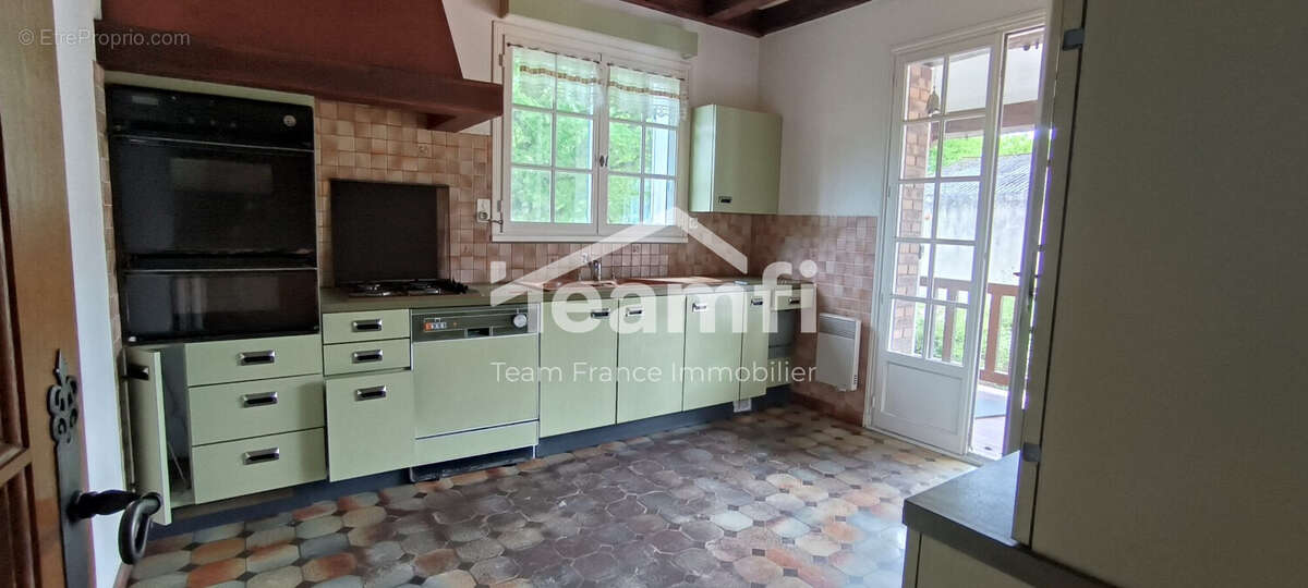 Maison à SAINT-JEAN-DE-BRAYE