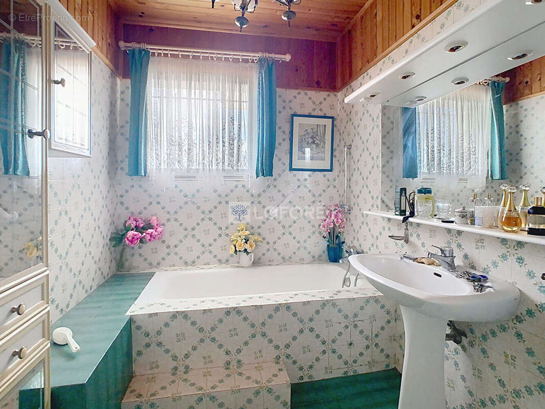 Maison à LA VALETTE-DU-VAR