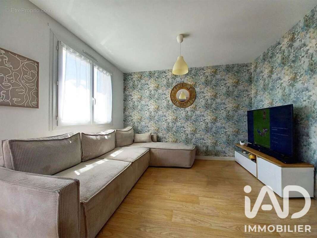 Appartement 81 m² à Niort  - photo 2