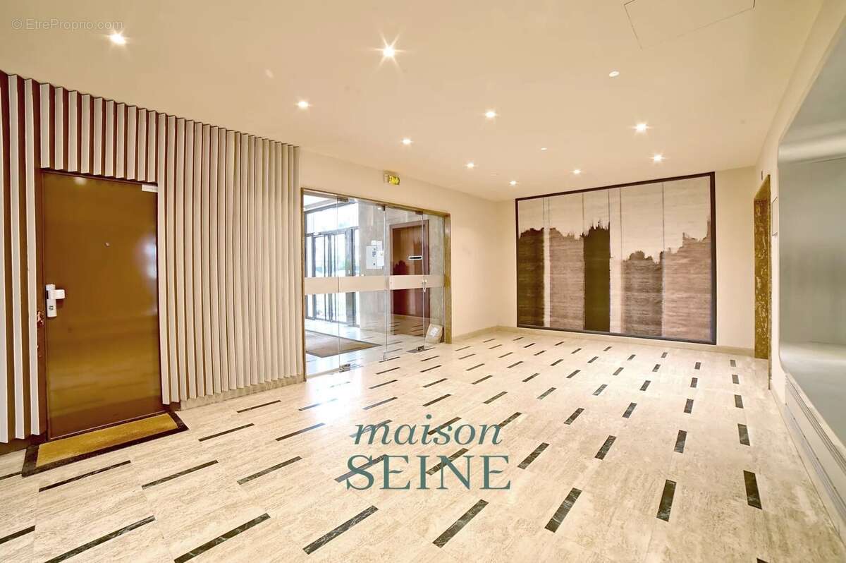 Appartement à NEUILLY-SUR-SEINE