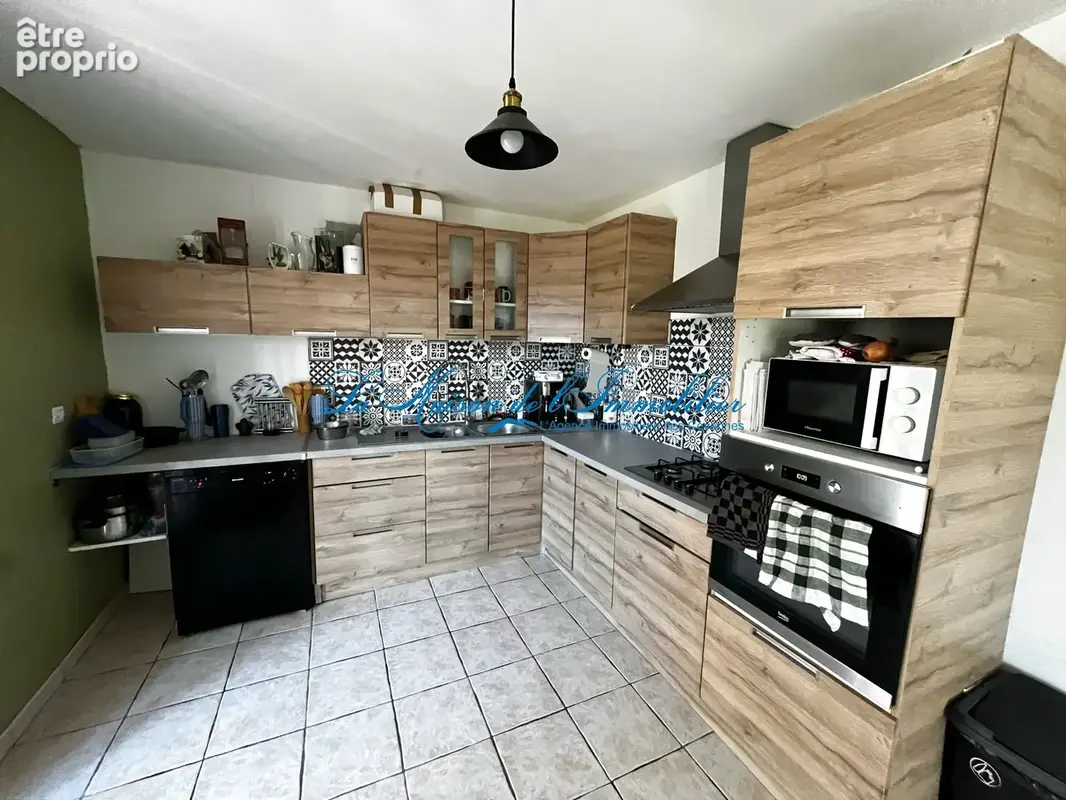 Rousson maison 3 face de type F5 avec garage sur 360m2 de jardin. - photo 3