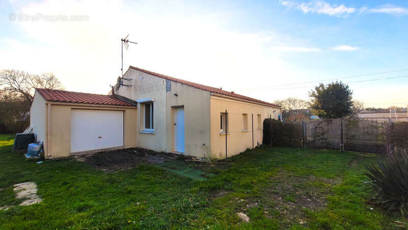 Maison à SALLES-SUR-MER
