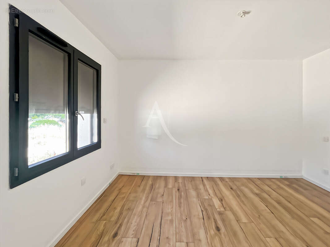 Maison NEUVE  RT 2022. Quatre chambres. - photo 9