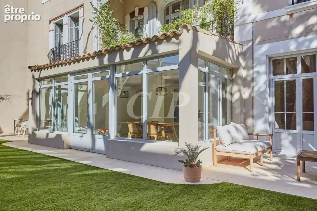 Appartement standing 210 m2 avec jardin 200 m - photo 2