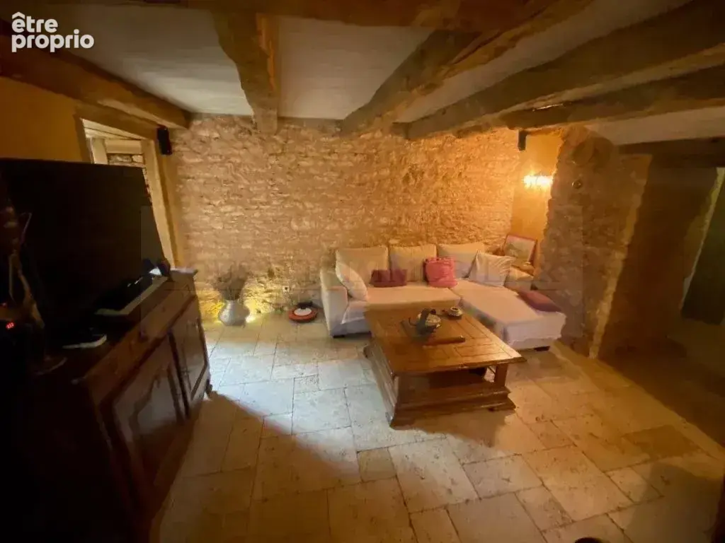 Exceptionnelle propriete en pierre de caractere restauree avec  dependances - photo 9