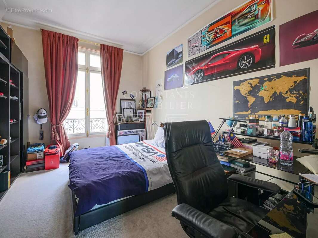 Appartement à PARIS-16E