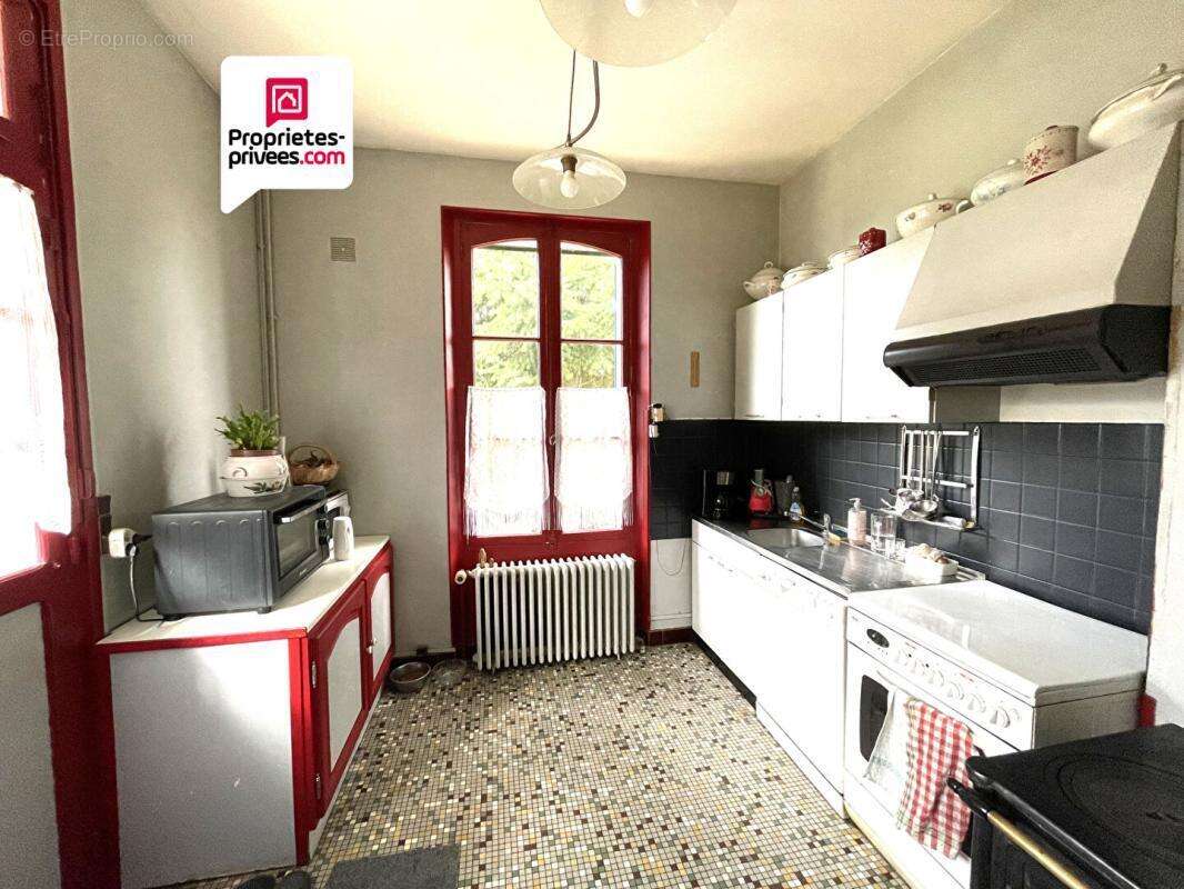 Maison à CHERISY