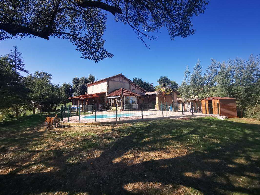 Maison à ARMOUS-ET-CAU