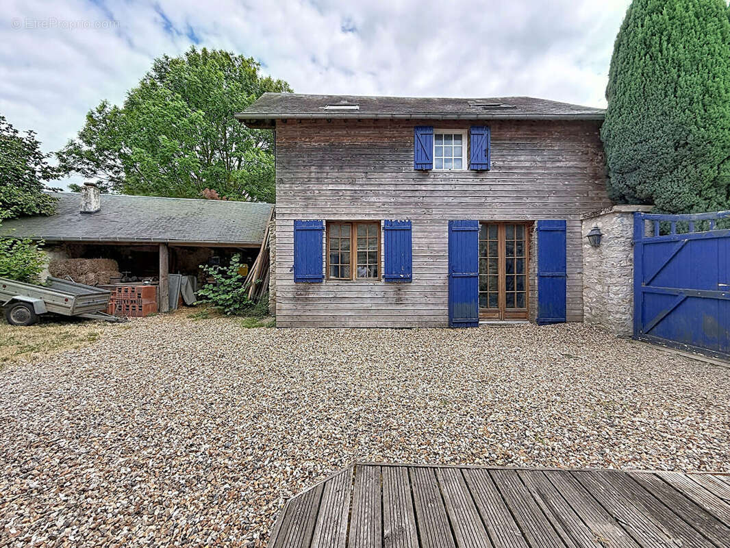 Maison à BRAY-ET-LU
