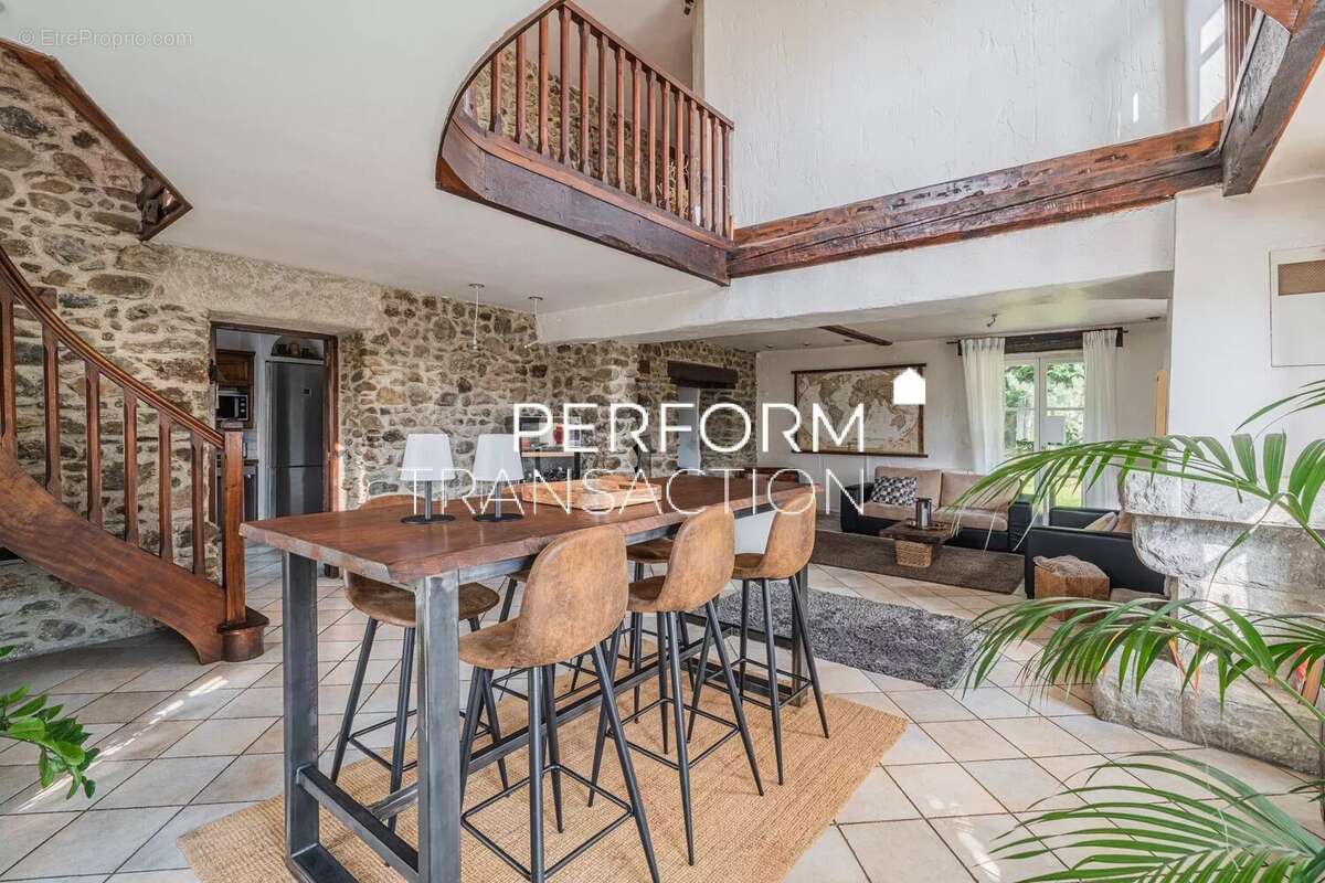 Maison à SAINT-MARTIN-D&#039;URIAGE